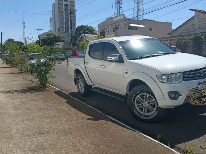 Mitsubishi L200 Triton HPE 3.2 CD TB Int.diesel AUT 2014