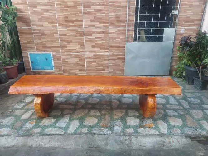 Bancos rústicos