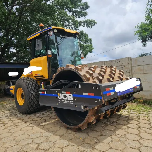 Rolo compactador 16D marca Jcb extra