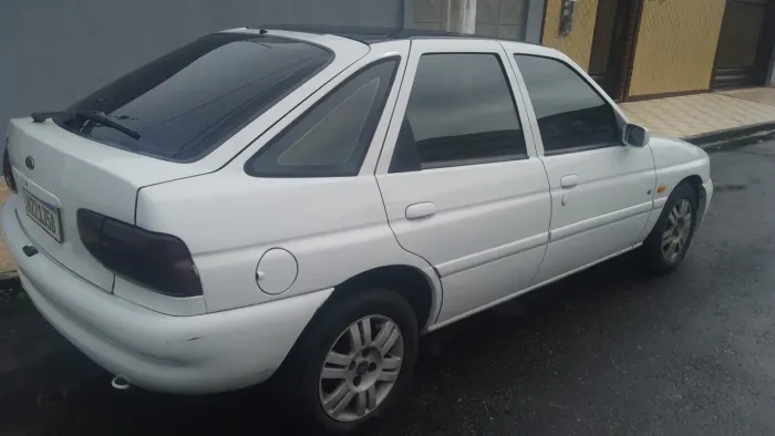 Ford Escort GL 1.6 MPI 2001