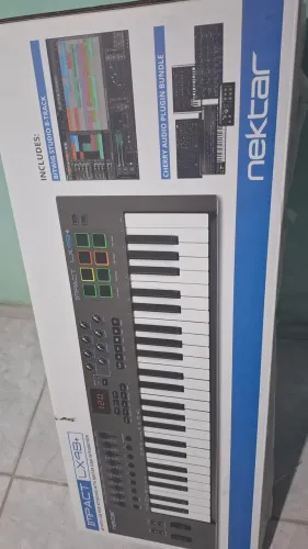 Teclado controlador nektar 