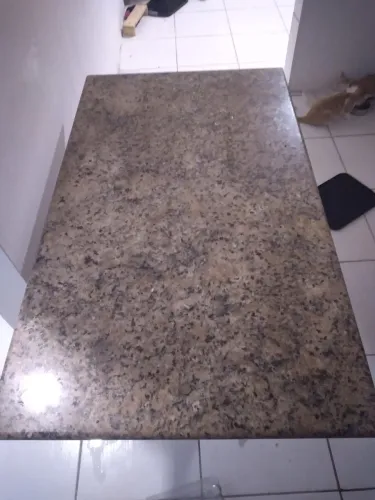 Mesa tampo e base granito