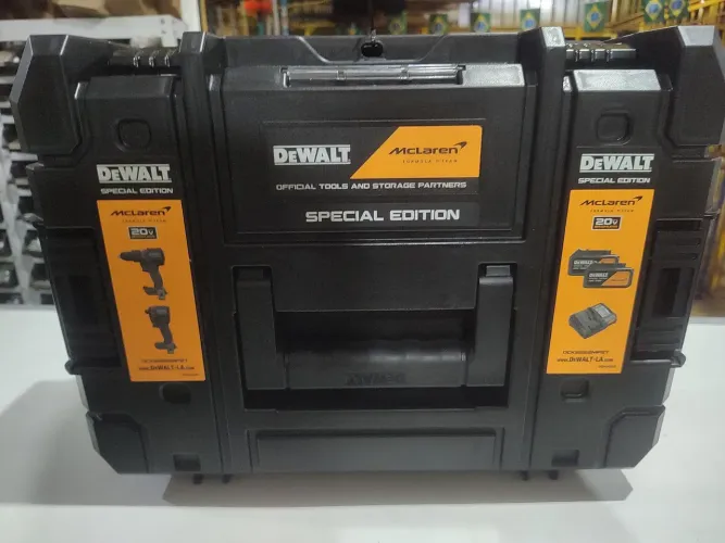 Combo Parafusadeira DEWALT com Bateria 5ah
