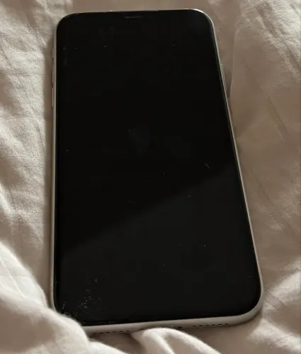 iPhone XR 128g quebrado