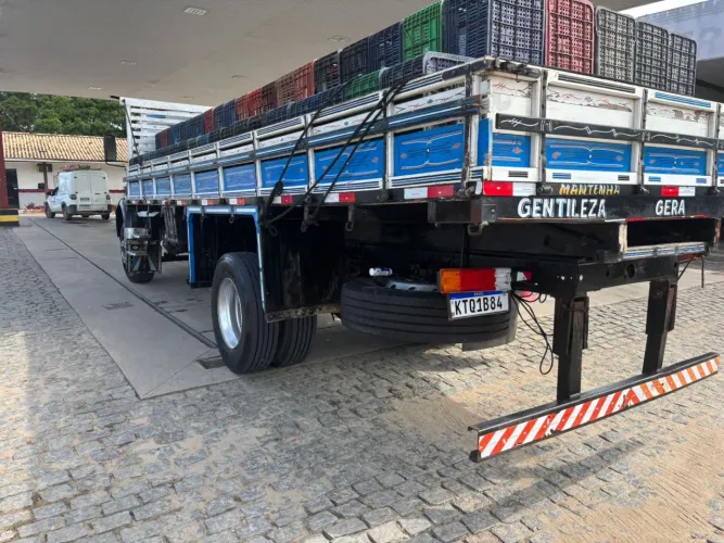 Vende se caminhão 1113