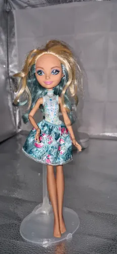 Boneca Darling Charming da linha Festa do Chá (Tea Party) da Ever After High