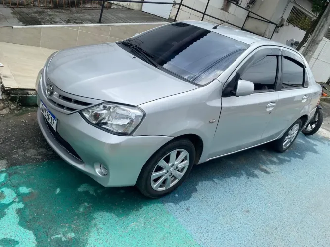 Toyota Etios XS Sedan 1.5 Flex 16V 4P Mec. 2013