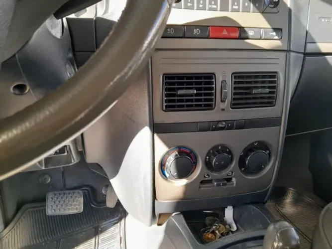 Fiat Idea Adv./ Adv.lock.dualogic 1.8 Flex 5P 2012