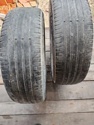 Vendo dois pneu 225/60 a 18 da picape Toro r$ 100 cada um