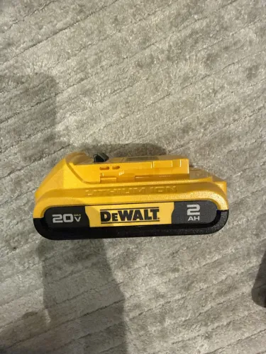Bateria DeWALT 20V MAX Compacta 2Ah - DCB203-B3