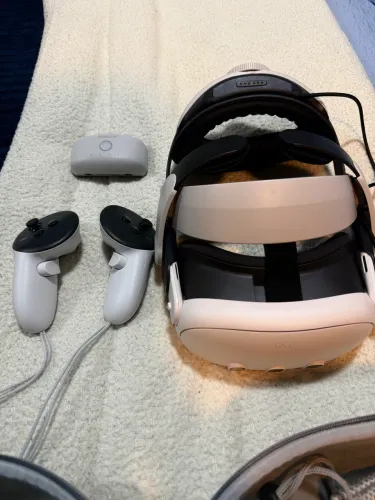 Meta Quest 3 512GB Novo + BOBOVR com Bateria + Case I Pouquíssimo Uso