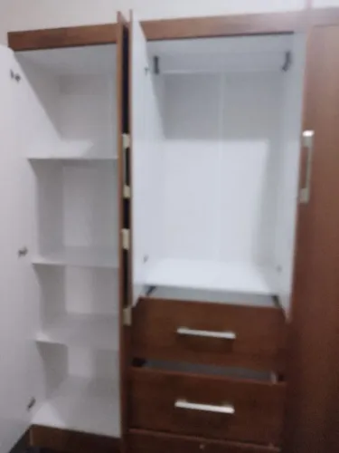 Guarda roupa solteiro 4 portas