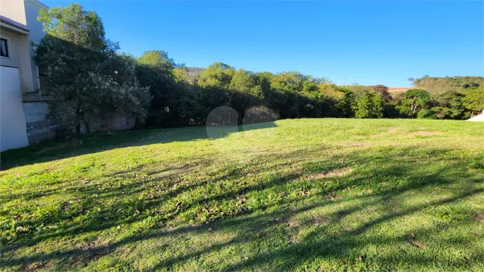 Terreno à venda no Condomínio Reserva Santa Isabel Louveira/SP | 828,95 m² | Fundo para á