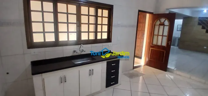 Sobrado com 2 dormitórios para alugar, 110 m² por R$ 1.911,64/mês - Jardim Santo Antônio -