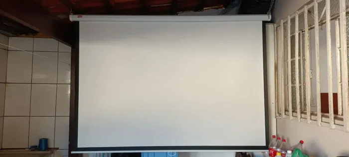 Tela de projetor retrátil 150 polegadas