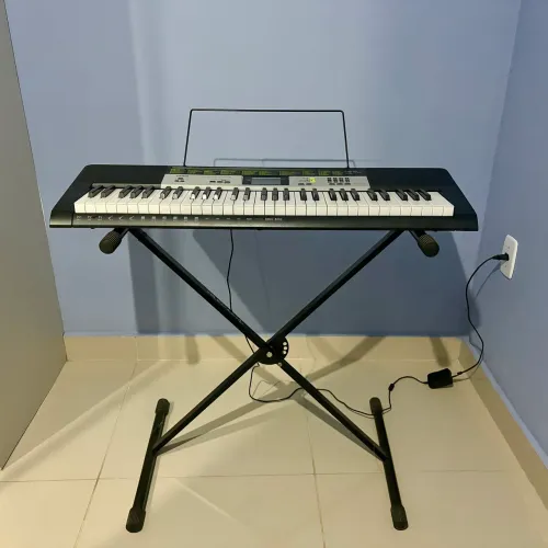 Teclado Musical Casio LK-135