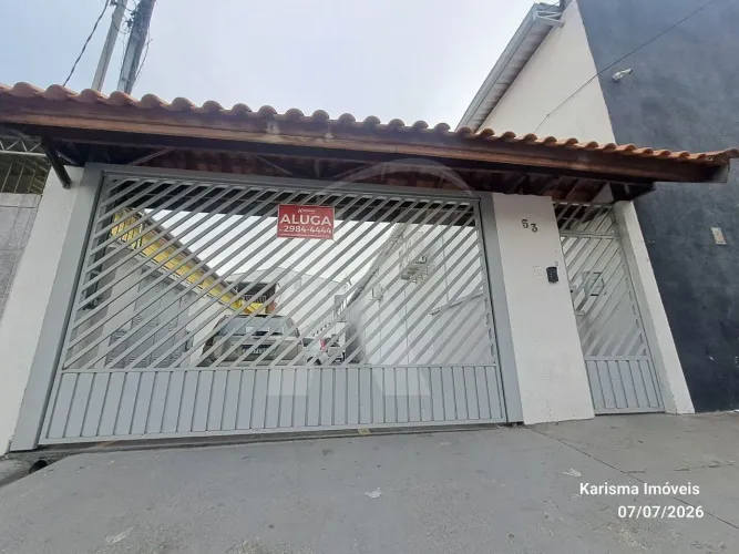 Casa com 1 quarto, sala, cozinha, banheiro e área de serviço