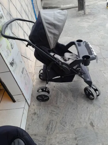 Carrinho de bebê + bebê conforto