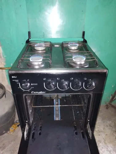 VENDE SE FOGÃO ESMALTEC