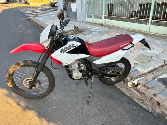 Bros 125 es 2003.