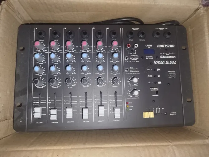 Mesa de Som analógica Wattsom MXM 6 SD