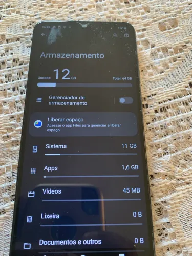Moto e22 , 64bg sem carregador e sem marcas de uso por apenas 300 reais semi novo 