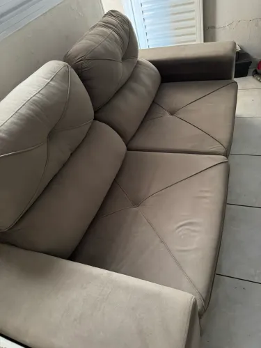 Vendo Sofá,Guarda roupa cama Box e mesa com dois bancos