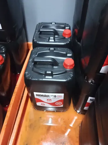 Óleo hidráulico 68 texaco R$ 300,00