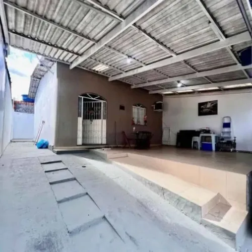 Vendo casa com urgência na condor 