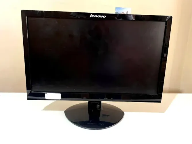 MONITOR LENOVO LS1921WA 18,5" - USADO, EM ÓTIMO ESTADO