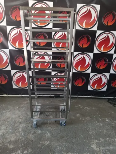 Carrinho 38x54,5x1,60 todo no aço inox usado estado de novo rodízio funcionando