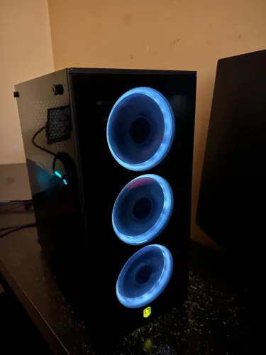 Monitor 32 + PC Pichau Gamer, i5-8400, Radeon RX 570 4GB Gigabyte, 8GB DDR4, HD 1TB, 500W