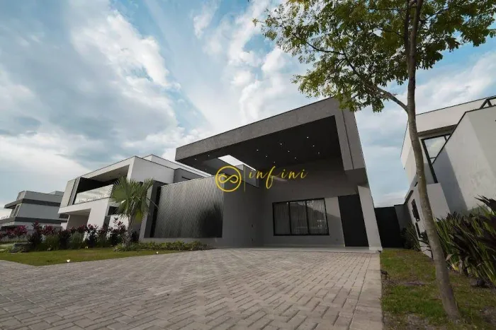Casa de Condomínio com 4 Quartos, todos Suítes à venda, 265 m² por R$ 3.290.000 - Condomín