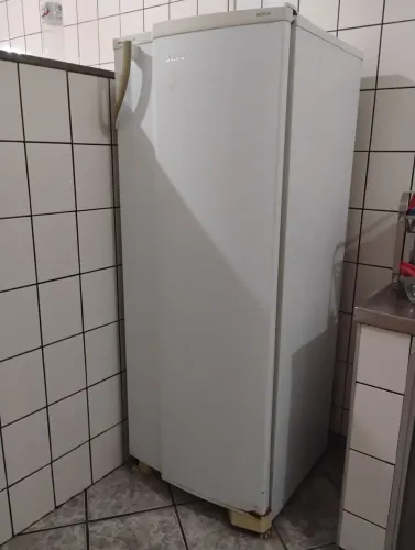 Geladeira Dako 340L