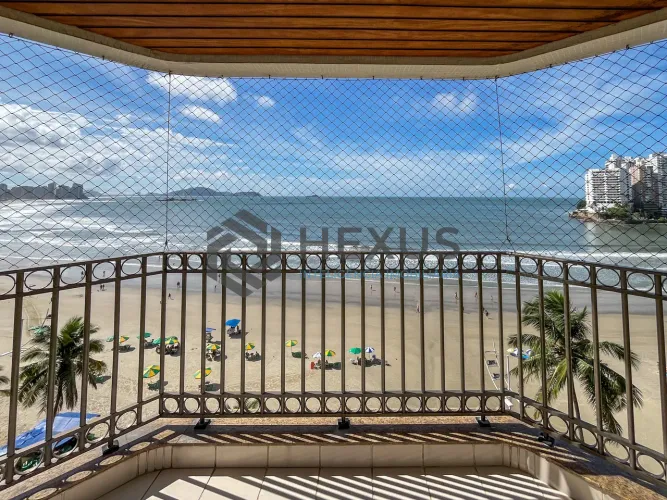 Apartamento frente mar com varanda vista mar e lazer no Jardim Astúrias, Guarujá