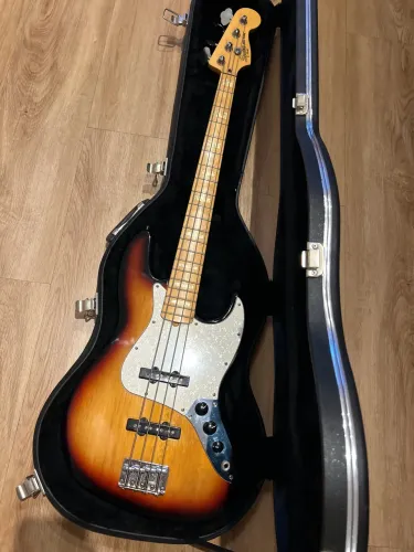 Baixo Squier Vintage Modified Sunburst