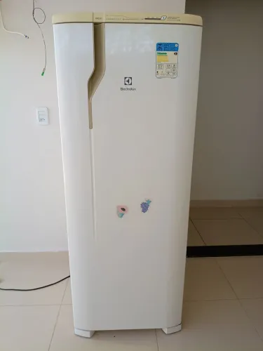 Geladeira Eletrolux Frost Free 322L