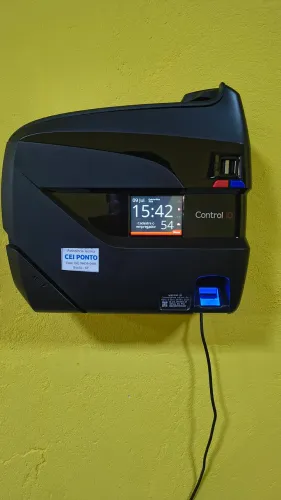Relógio de ponto Control id semi novo