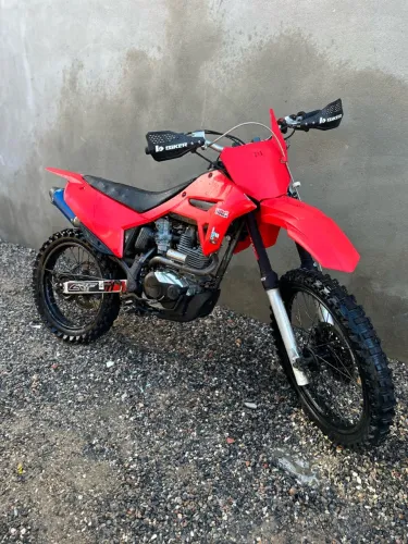 Crf 230 para pessoas exigentes