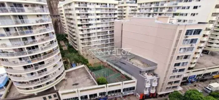 Apartamento - / Residencial / Catete