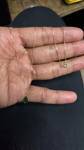 Cordão de ouro 18k modelo feminino 45cm pedra verde esmeralda