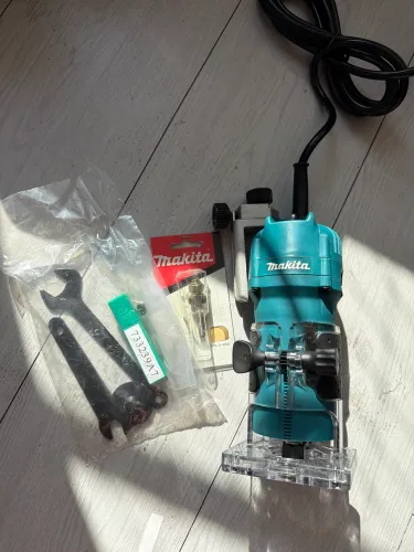 Tupia manual Makita 3709 530W