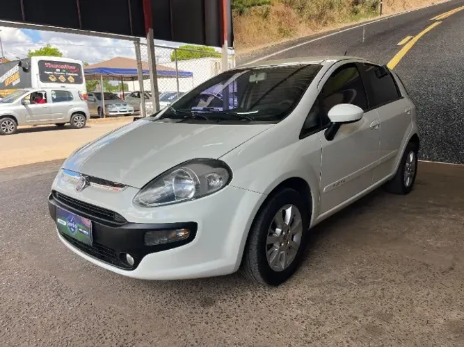 Fiat Punto Attractive 1.4 Fire Flex 8V 5P 2013