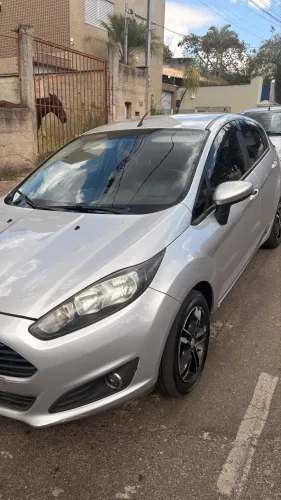 Ford Fiesta 1.5 16V Flex Mec. 5P 2015