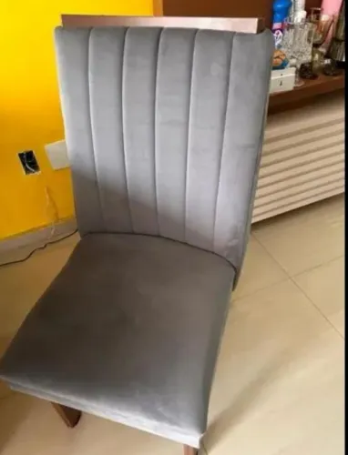 Mesa com 6 cadeiras