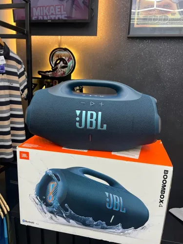 Bombox 4