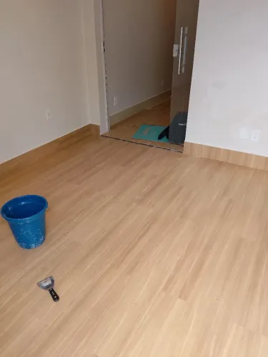 Piso Vinilico e Laminado