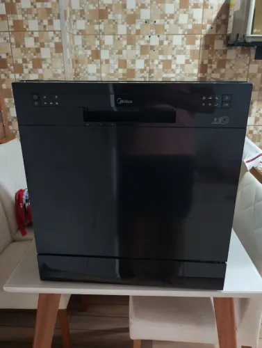 Lava louças Midea, 8 serviços, novíssima, pouco usada. 