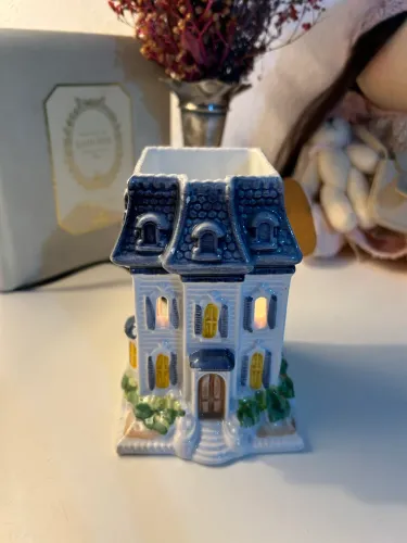 Casinha luminária Weiss Avon