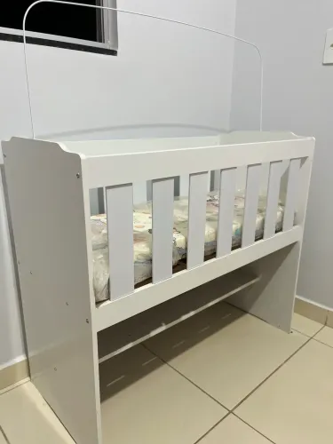 Vendo mini berço nunca usado.